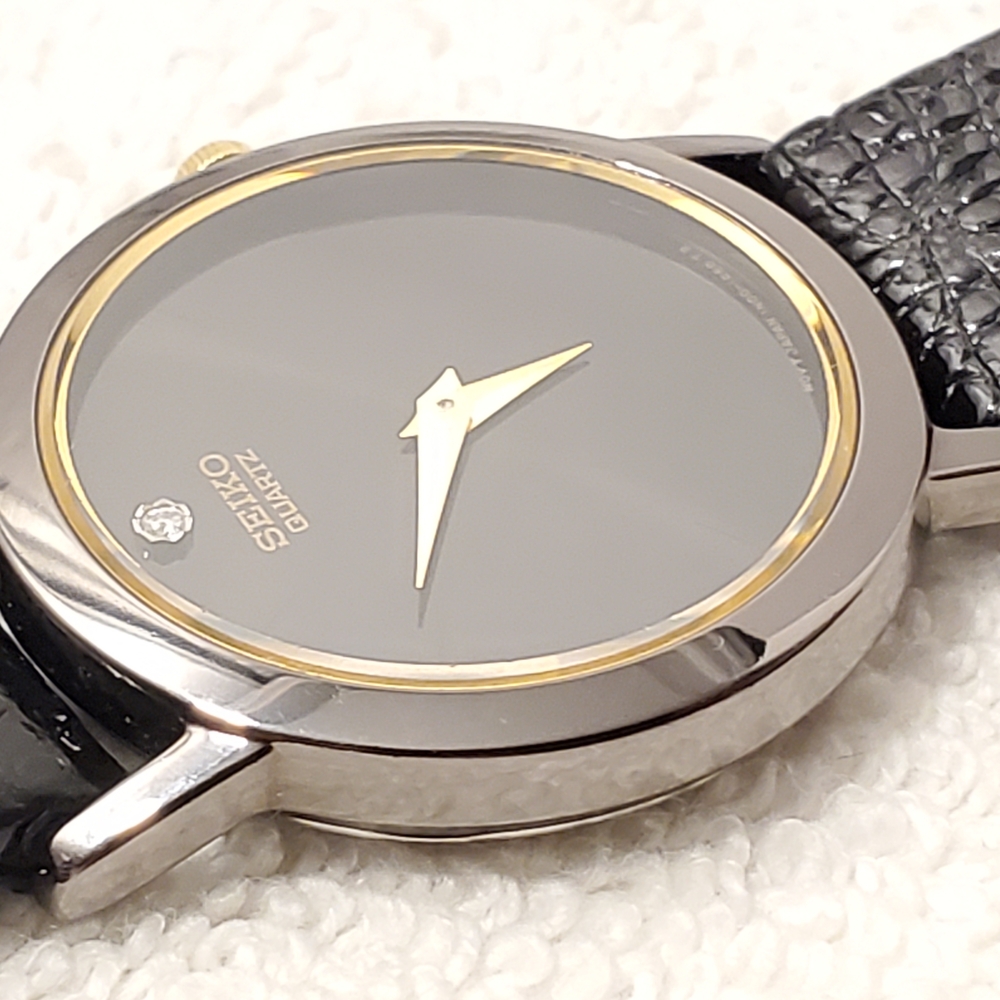 Vintage Seiko Women's Quartz Watch Gold Tone Black Dial Diamond Stainless Steel - Picture 6 of 16